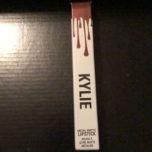 Kylie Metal Matte Lipstick, Reign